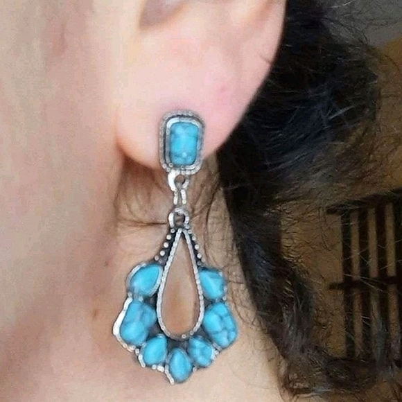💖 2/$30 Boho Gypsy turquoise beaded silver drop earrings - Picture 10 of 11